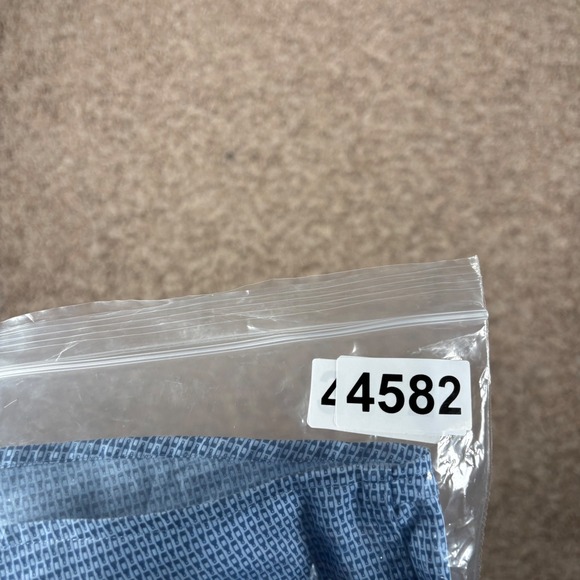 Peter Millar Button Down Shirt Short Sleeve Bottle AOP Pattern Size L Preppy - Picture 9 of 9